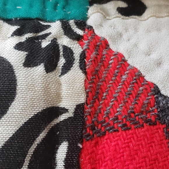 Whirlwind Vtg QUILT Hand Pieced Hand Quilted Twin 74x87 Multi Pattern & Fabric - Picture 2 of 16